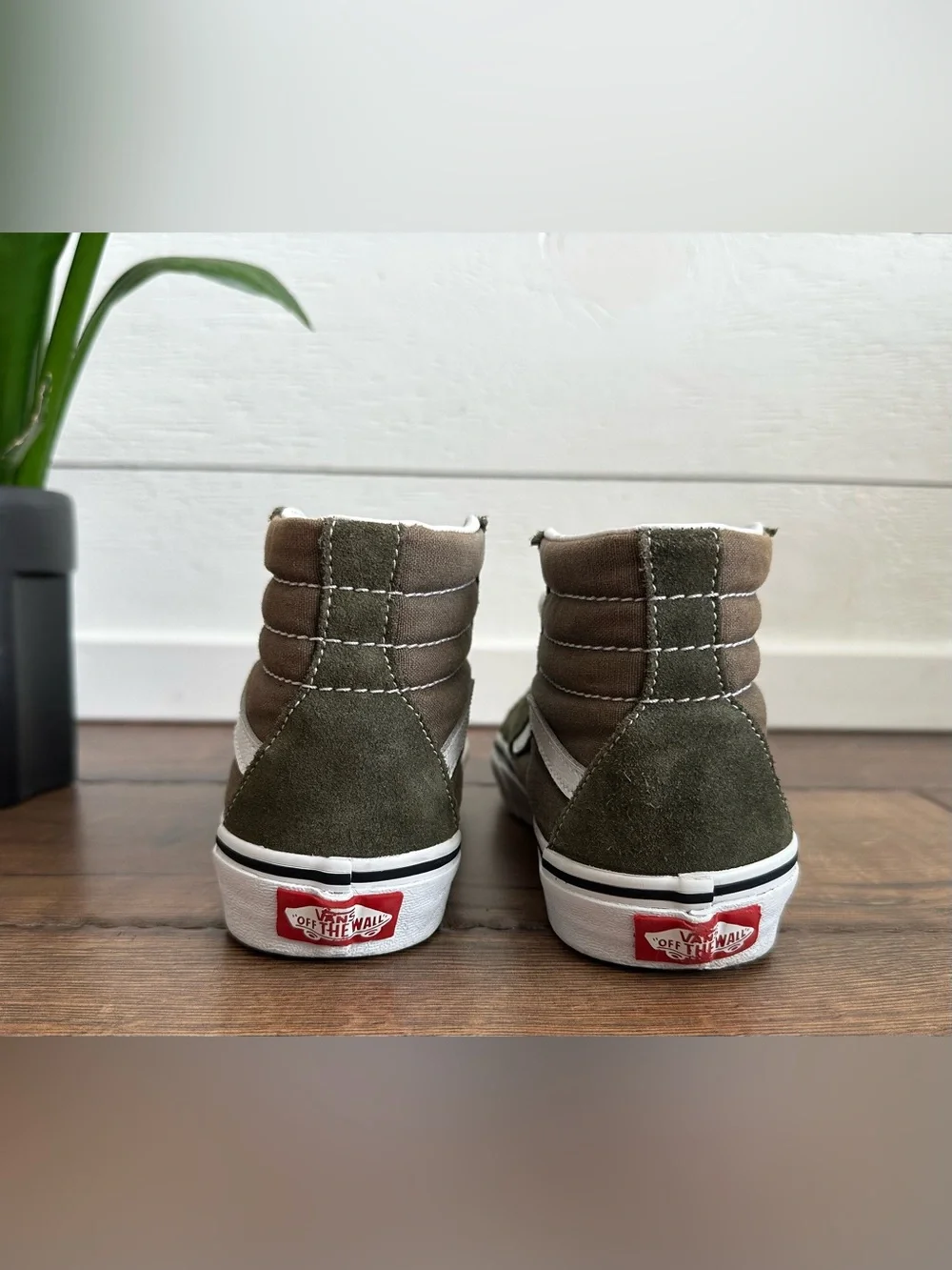 Vans Sk8-Hi Olive Green Suede High Top Sneakers Kids Size 2 EUC